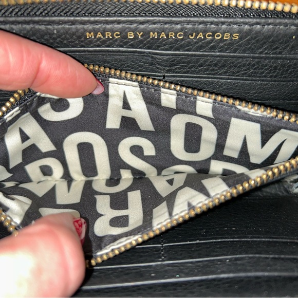 Beautiful wallet by Marc Jacobs - Picture 5 of 8